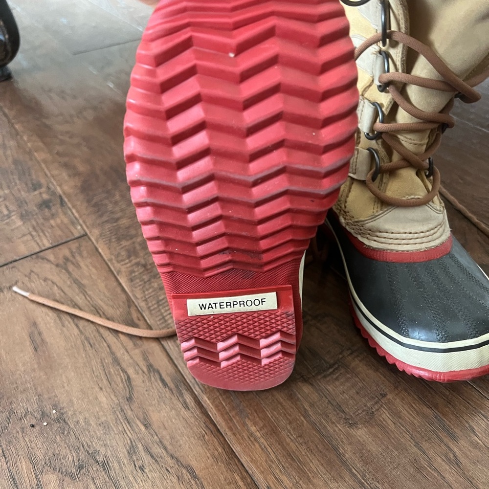 This are a wonderful quality safe winter boot. Very comfortable